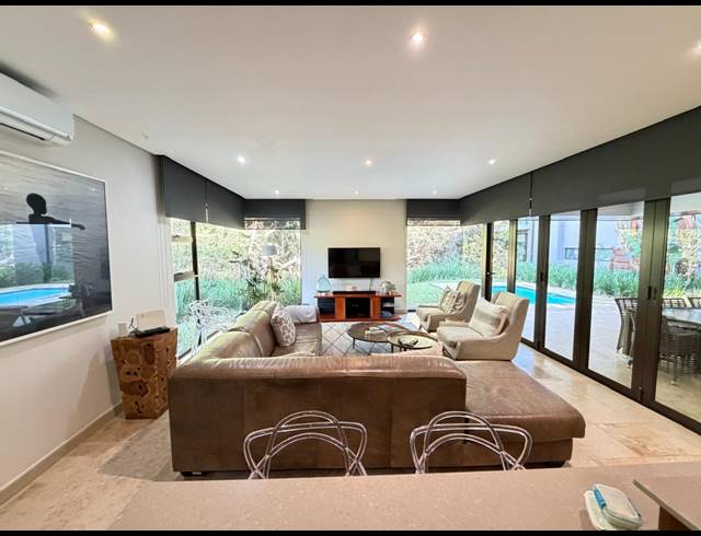 3 BEDROOM TOWNHOUSE TO LET IN ZIMBALI ESTATE
